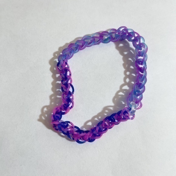 Rainbow Loom 7-3/4 inches - Picture 1 of 5